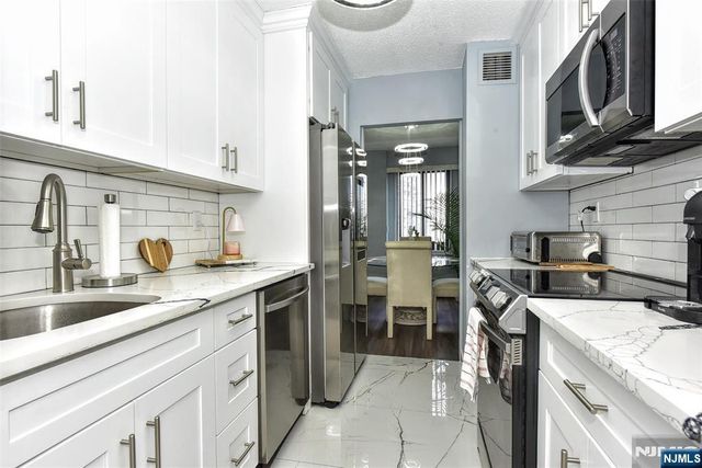 307 Prospect Avenue 4B, Hackensack, NJ 07601