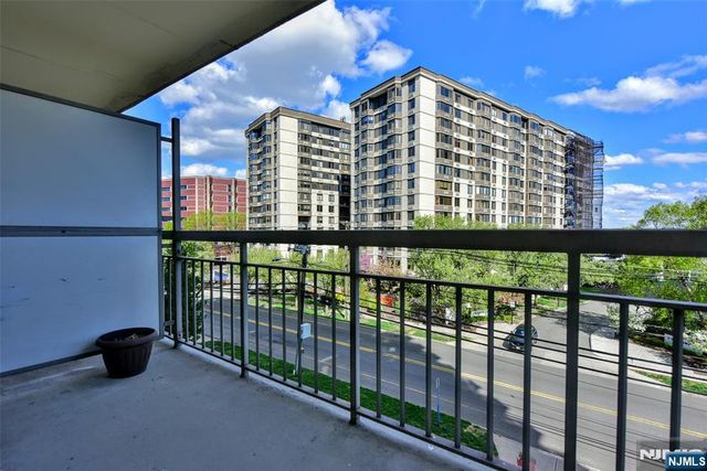 307 Prospect Avenue 4B, Hackensack, NJ 07601