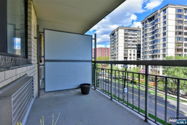 307 Prospect Avenue 4B, Hackensack, NJ 07601