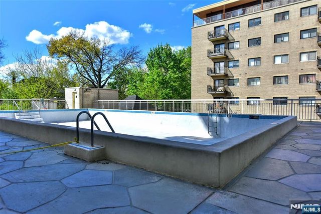 307 Prospect Avenue 4B, Hackensack, NJ 07601