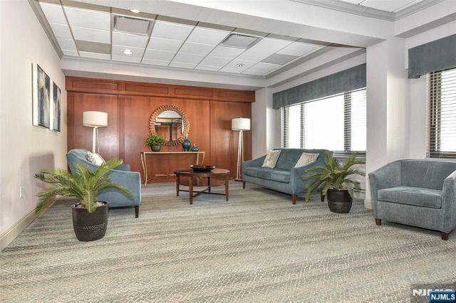 307 Prospect Avenue 4B, Hackensack, NJ 07601