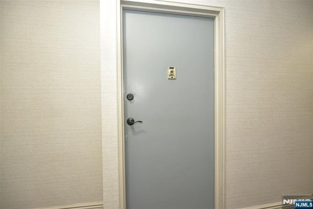 307 Prospect Avenue 4B, Hackensack, NJ 07601