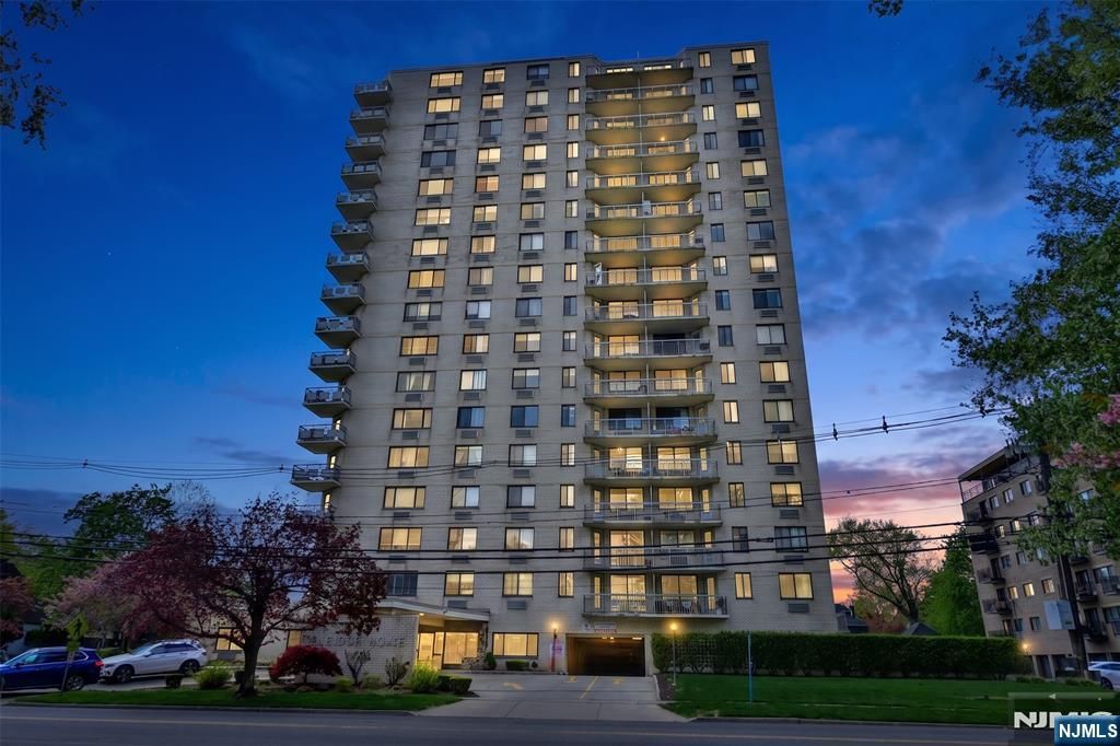 307 Prospect Avenue 4B, Hackensack, NJ 07601