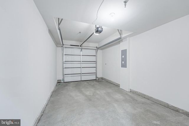 21815 EXPRESS TER, Ashburn, VA 20147