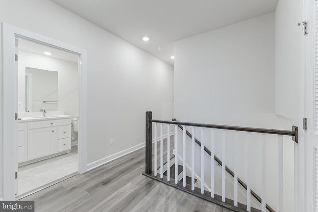 21815 EXPRESS TER, Ashburn, VA 20147