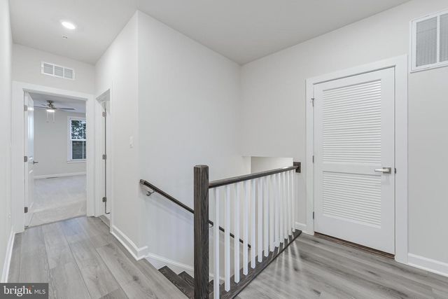 21815 EXPRESS TER, Ashburn, VA 20147