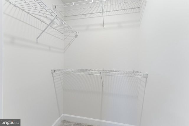 21815 EXPRESS TER, Ashburn, VA 20147