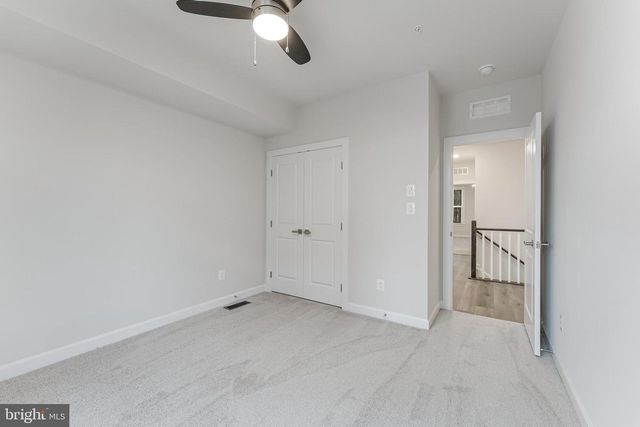 21815 EXPRESS TER, Ashburn, VA 20147