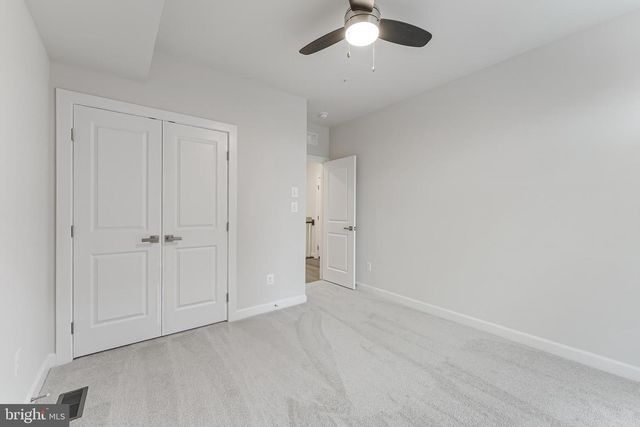 21815 EXPRESS TER, Ashburn, VA 20147