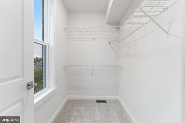 21815 EXPRESS TER, Ashburn, VA 20147