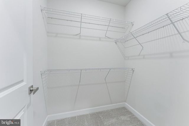 21815 EXPRESS TER, Ashburn, VA 20147