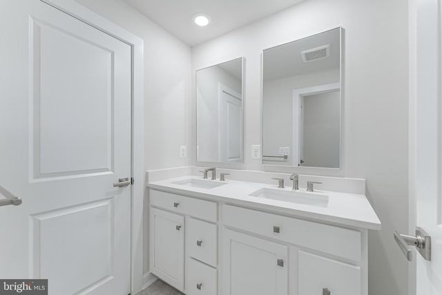 21815 EXPRESS TER, Ashburn, VA 20147