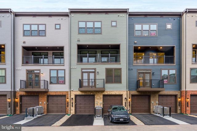 21815 EXPRESS TER, Ashburn, VA 20147