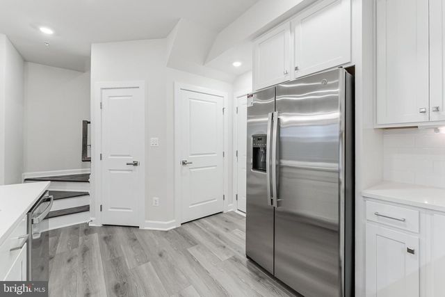 21815 EXPRESS TER, Ashburn, VA 20147