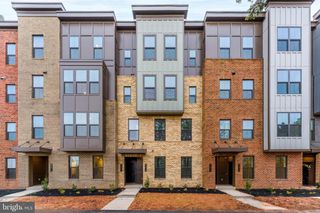 21815 EXPRESS TER, Ashburn, VA 20147