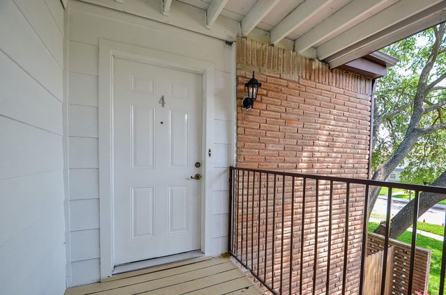 8810 Ilona Lane 4, Houston, TX 77025