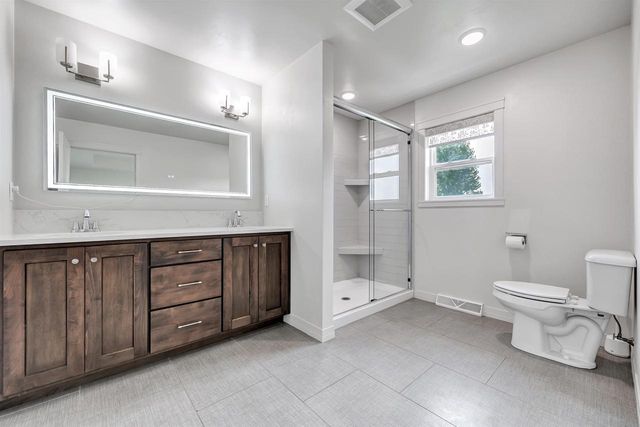 2157 FOX POINT CIRCLE, De Pere, WI 54115