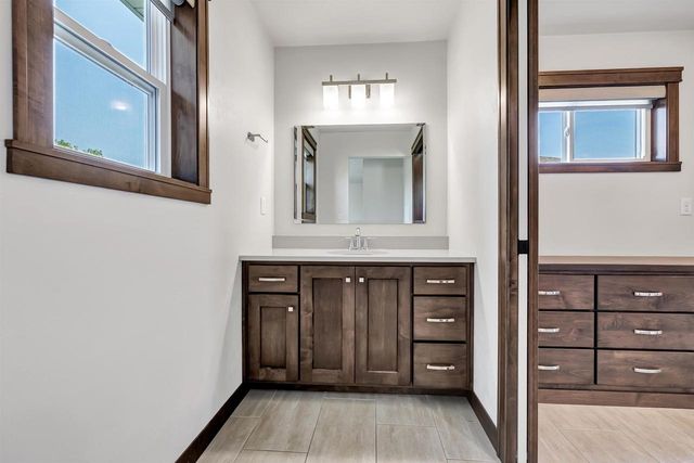 2157 FOX POINT CIRCLE, De Pere, WI 54115