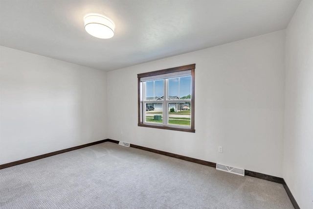 2157 FOX POINT CIRCLE, De Pere, WI 54115