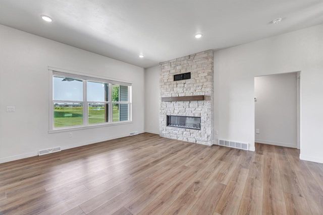 2157 FOX POINT CIRCLE, De Pere, WI 54115