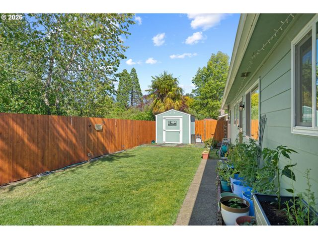 18385 Sw DIVISION St, Beaverton, OR 97078
