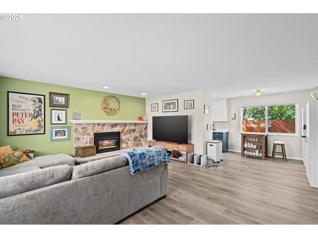18385 Sw DIVISION St, Beaverton, OR 97078