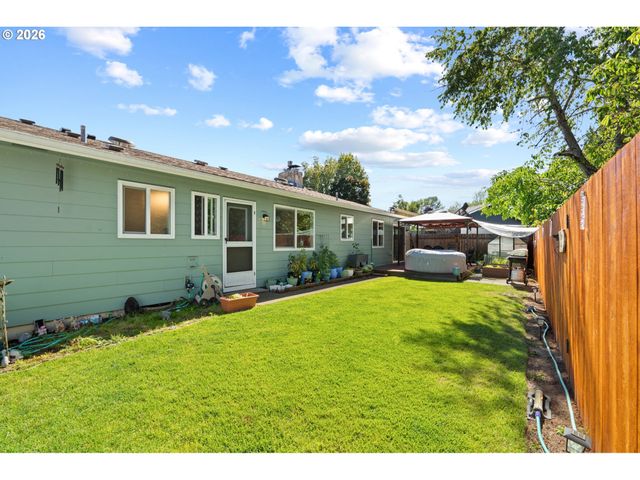 18385 Sw DIVISION St, Beaverton, OR 97078