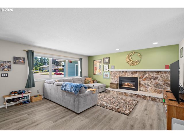 18385 Sw DIVISION St, Beaverton, OR 97078
