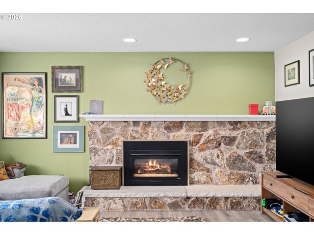 18385 Sw DIVISION St, Beaverton, OR 97078