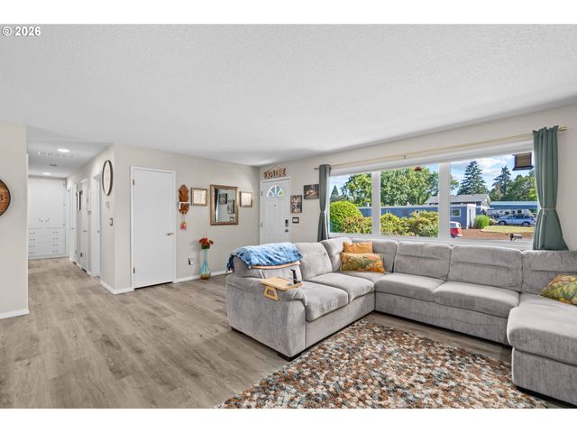 18385 Sw DIVISION St, Beaverton, OR 97078