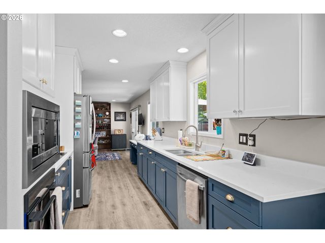 18385 Sw DIVISION St, Beaverton, OR 97078