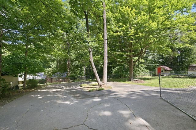 304 Cedarview Dr, Dickson, TN 37055