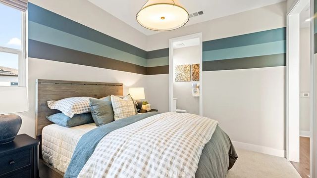920 Chinon, Irvine, CA 92618