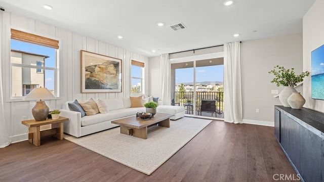 920 Chinon, Irvine, CA 92618