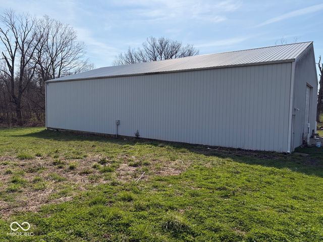 12680 E State Road 7, Elizabethtown, IN 47232