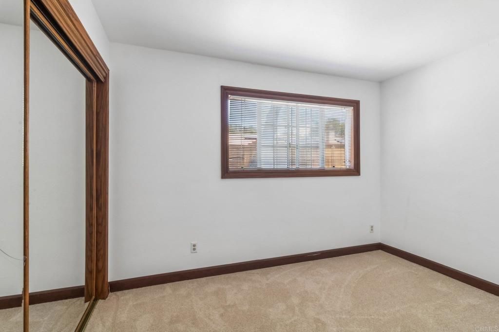 Image 25 of property listing at 916 Sunset Dr, Vista, CA 92081