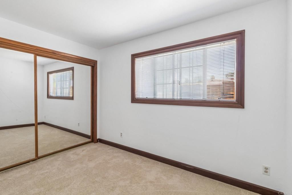 Image 27 of property listing at 916 Sunset Dr, Vista, CA 92081