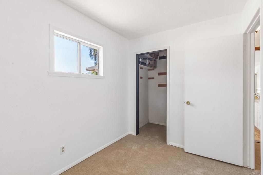 Image 29 of property listing at 916 Sunset Dr, Vista, CA 92081