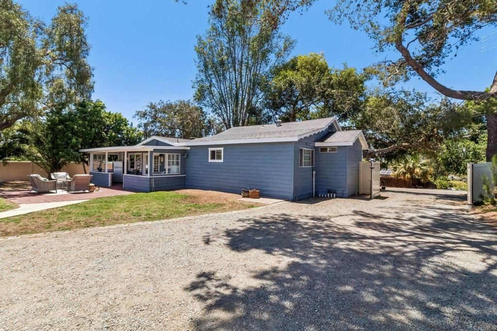 Image 45 of property listing at 916 Sunset Dr, Vista, CA 92081