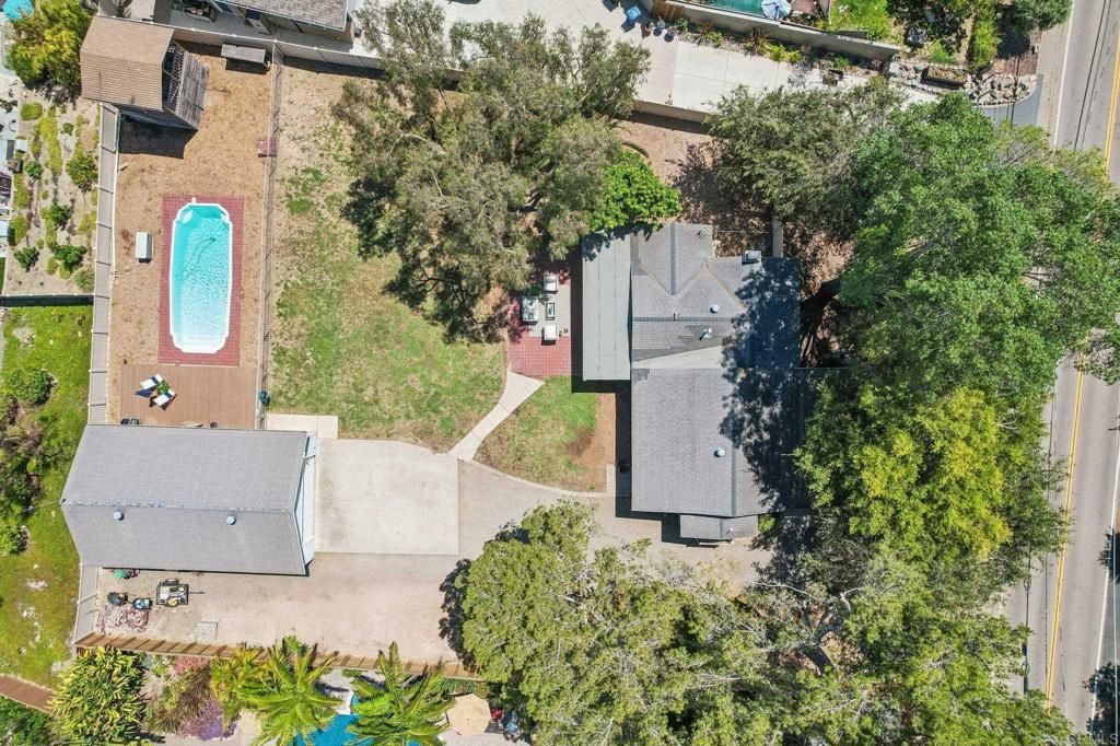 Image 50 of property listing at 916 Sunset Dr, Vista, CA 92081