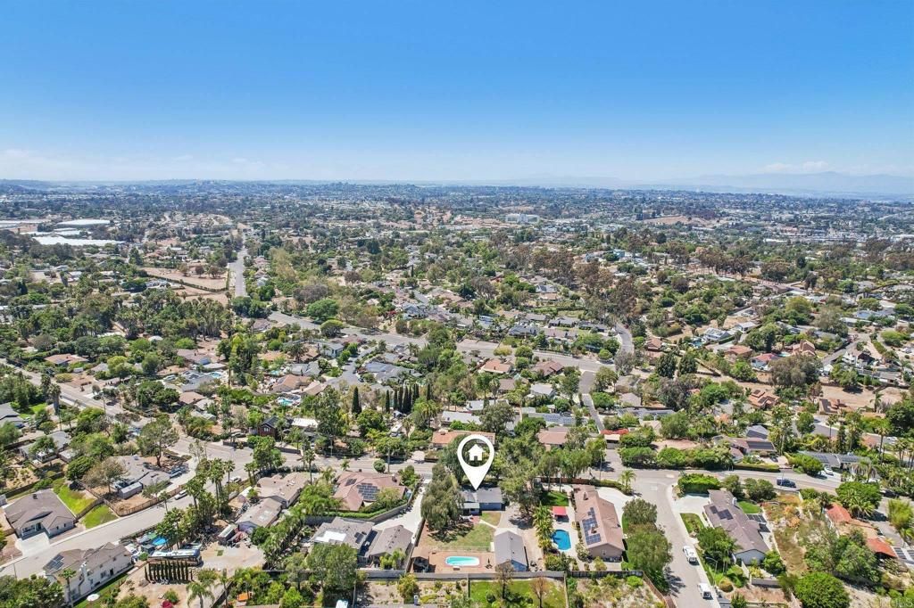 Image 51 of property listing at 916 Sunset Dr, Vista, CA 92081