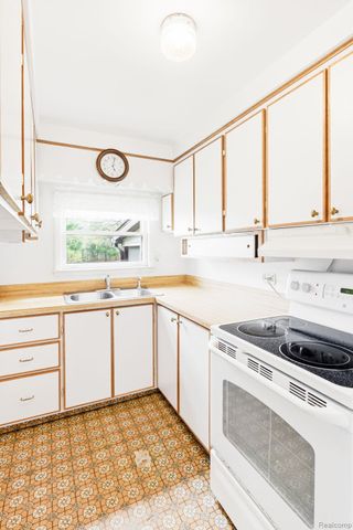 4602 Howard Road, Kimball Township, MI 48074
