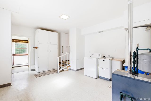 4602 Howard Road, Kimball Township, MI 48074
