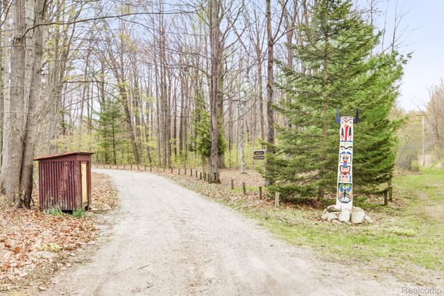 4602 Howard Road, Kimball Township, MI 48074