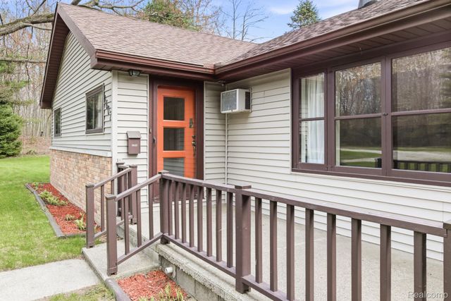 4602 Howard Road, Kimball Township, MI 48074