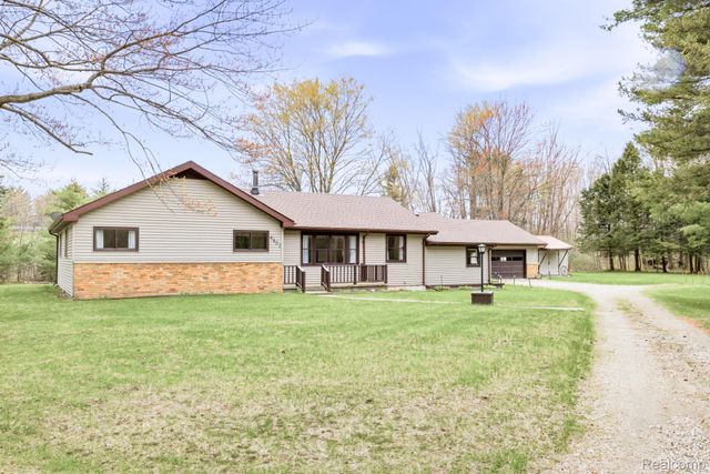 4602 Howard Road, Kimball Township, MI 48074