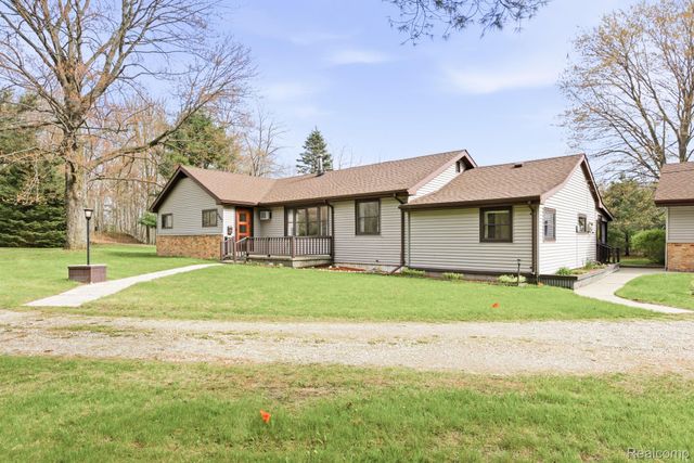 4602 Howard Road, Kimball Township, MI 48074