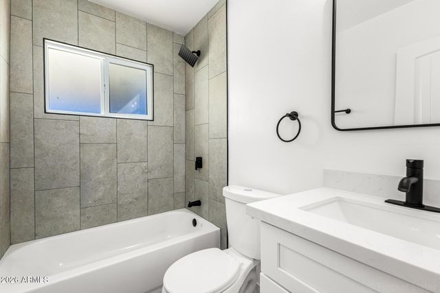 3321 E BELLEVIEW Street, Phoenix, AZ 85008