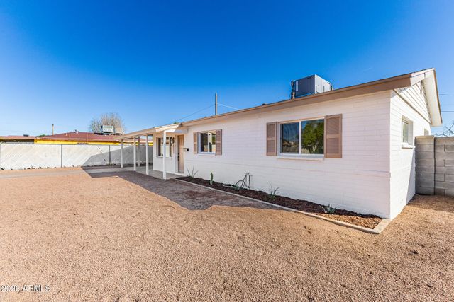 3321 E BELLEVIEW Street, Phoenix, AZ 85008