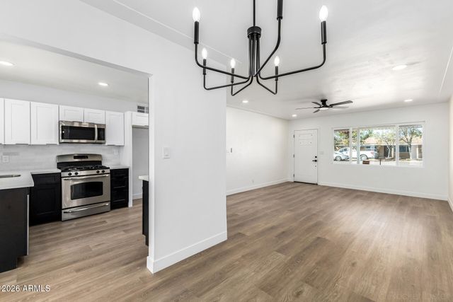 3321 E BELLEVIEW Street, Phoenix, AZ 85008